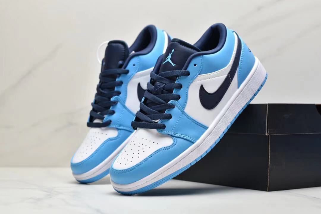 Nike jordan low unc hotsell