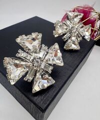 sergi-klipsy-kresty-alexandra-rich-s-kristallami-swarovski