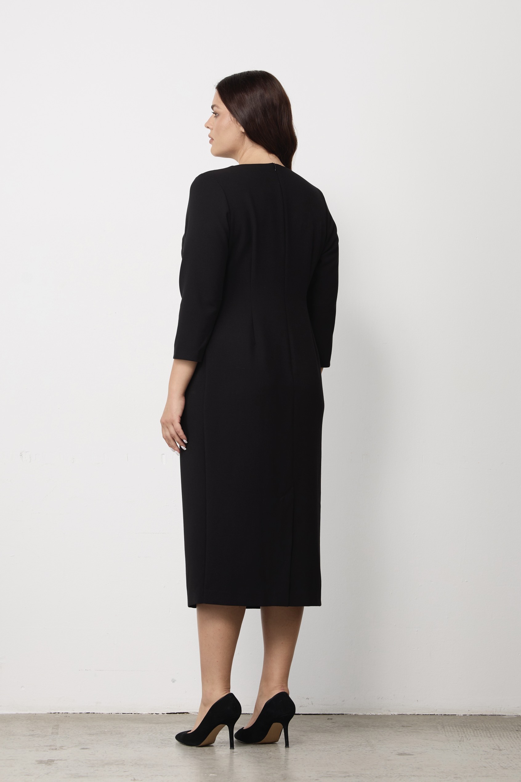 Платье-футляр, со шлицей, черный