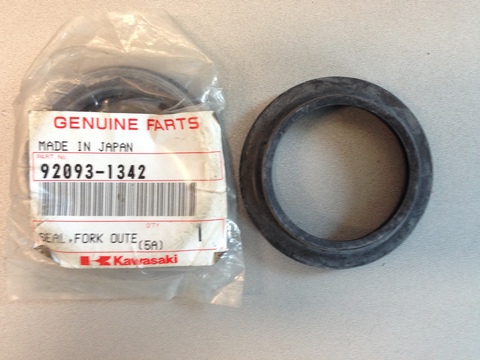 Пыльники передней вилки KAWASAKI KLX250 92093-1342