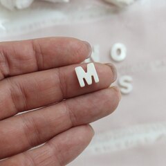 Буква M перламутр, 10 мм, 1 шт, П661