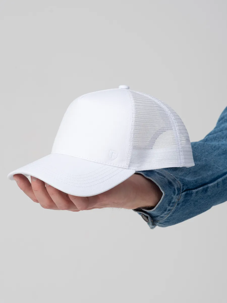 Бейсболка с сеткой летняя белая