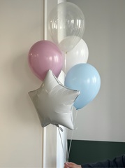 Фонтан из шаров в розово-голубых оттенках