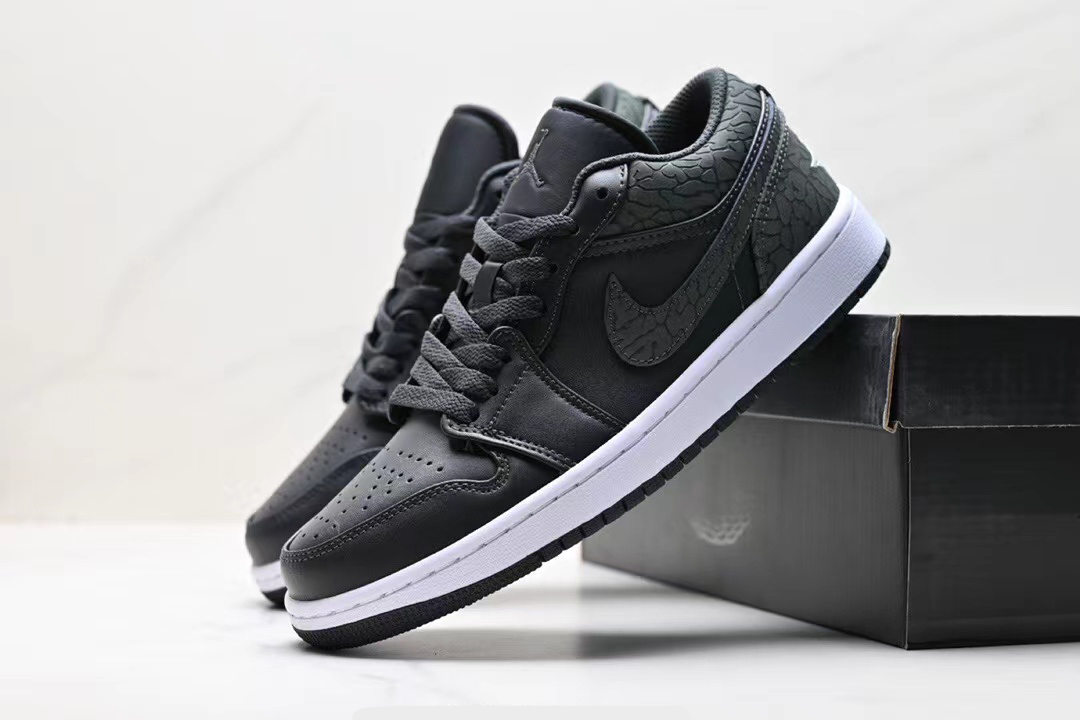 Nike air jordan 1 mid bg hot sale