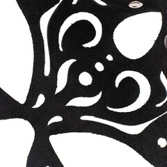 Маска с вырезанными узорами с ушками зайки