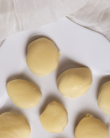 Конфеты из белого шоколада без добавления сахара “Белый Шоколад и Чернослив” 150г