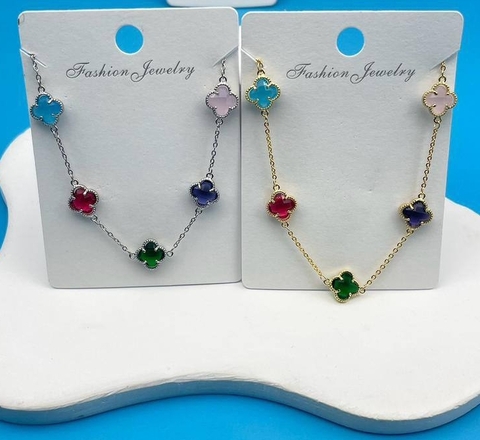 kole-caramel-s-cvetnymi-vstavkami-v-forme-klevera