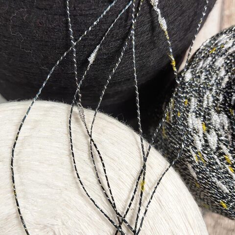 Лен (35%) с люрексом и шишибриками NODINO DI LINO 600 черный с серебром