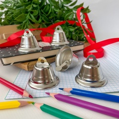 Колокольчик металлический, для декора и творчества, размер 4 см, цвет серебряный, набор 5 шт.