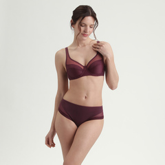 Бюстгальтер c закрытыми мягкими чашками на косточках DIM 3983 | Инжир