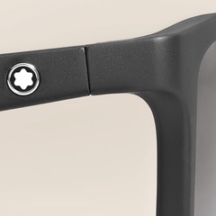 Солнцезащитные очки в черной ацетатной оправе