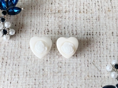 Пуговицы, р. 1,4х1,4 см, молочный