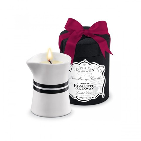 Массажное масло в виде большой свечи Petits Joujoux Romantic Getaway с ароматом имбирного печенья - MyStim 46706