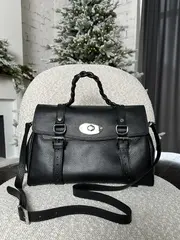 Женская сумка-портфель из натуральной кожи черного цвета