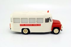 KAVZ-3270 Ambulance bus Companion 1:43