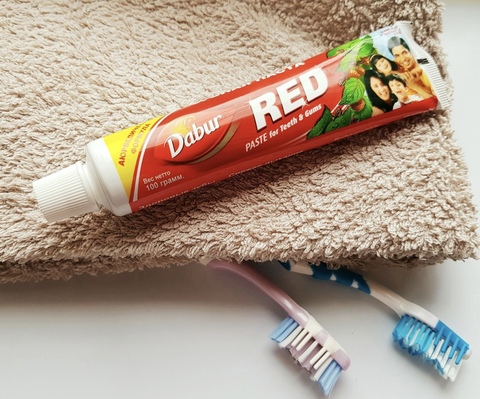 Купить выгодно в Иркутске Индийская зубная паста с перцем RED Dabur