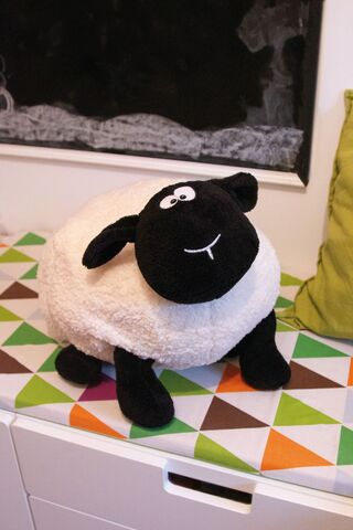 Großes Plüsch-Schaf SAMIRA