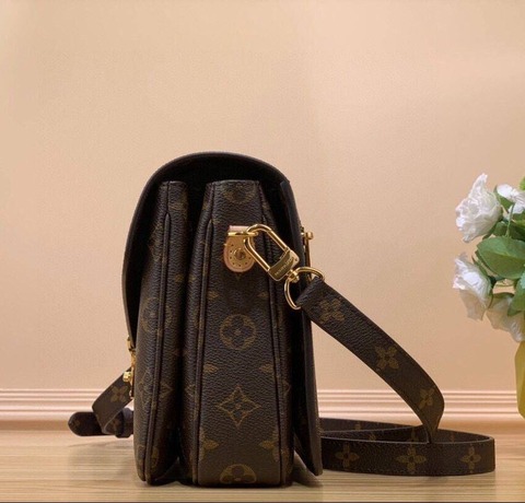 Сумка Louis Vuitton Pochette Metis темно-коричневый