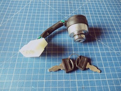 Замок зажигания UNITED PARTS универсальный, с ключом / 7 контактов (90-1043)