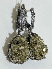 Пирит  (серьги из серебра)
