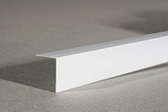 Уголок ПВХ в защитной пленке 70*70 (белый)