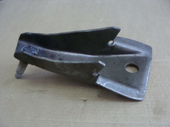 кронштейн амортизатора передний правый УАЗ 469/3151 (рессорная подвеска)