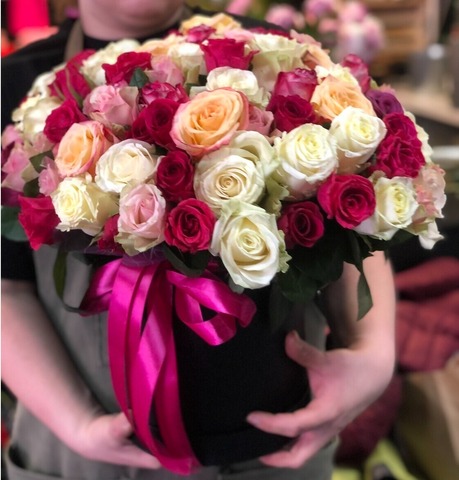 Бокс с миксом их 51 эквадорской розы