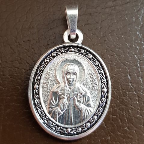Нательная именная икона святая Лариса с серебрением кулон с молитвой