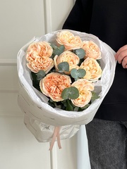 Моно букет из пионовидной розы в персиковом оттенке