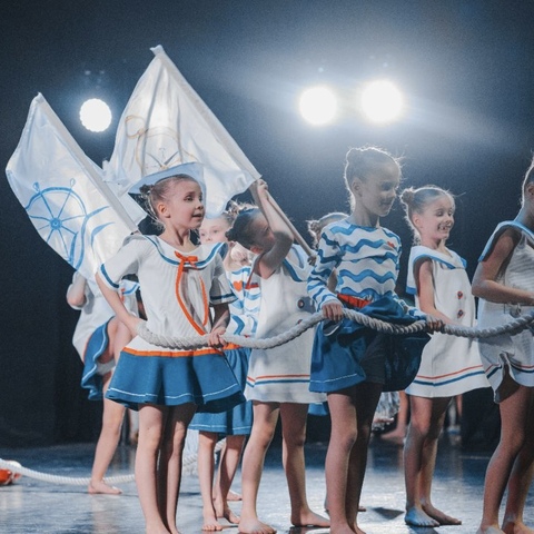 Индивидуальный пошив костюма для танцевального коллектива