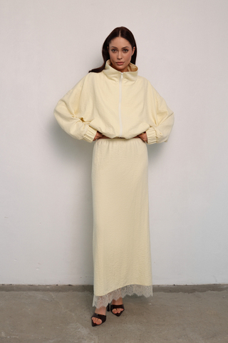 Юбка - макси с кружевом лимонная