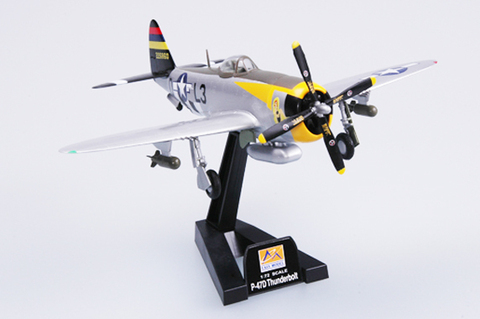 Модель Американский Истребитель бомбардировщик P-47D Trunderbolt масштаб 1:72