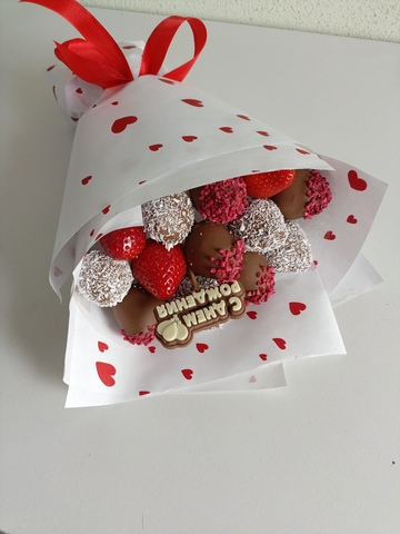 Букет из клубники в шоколаде 