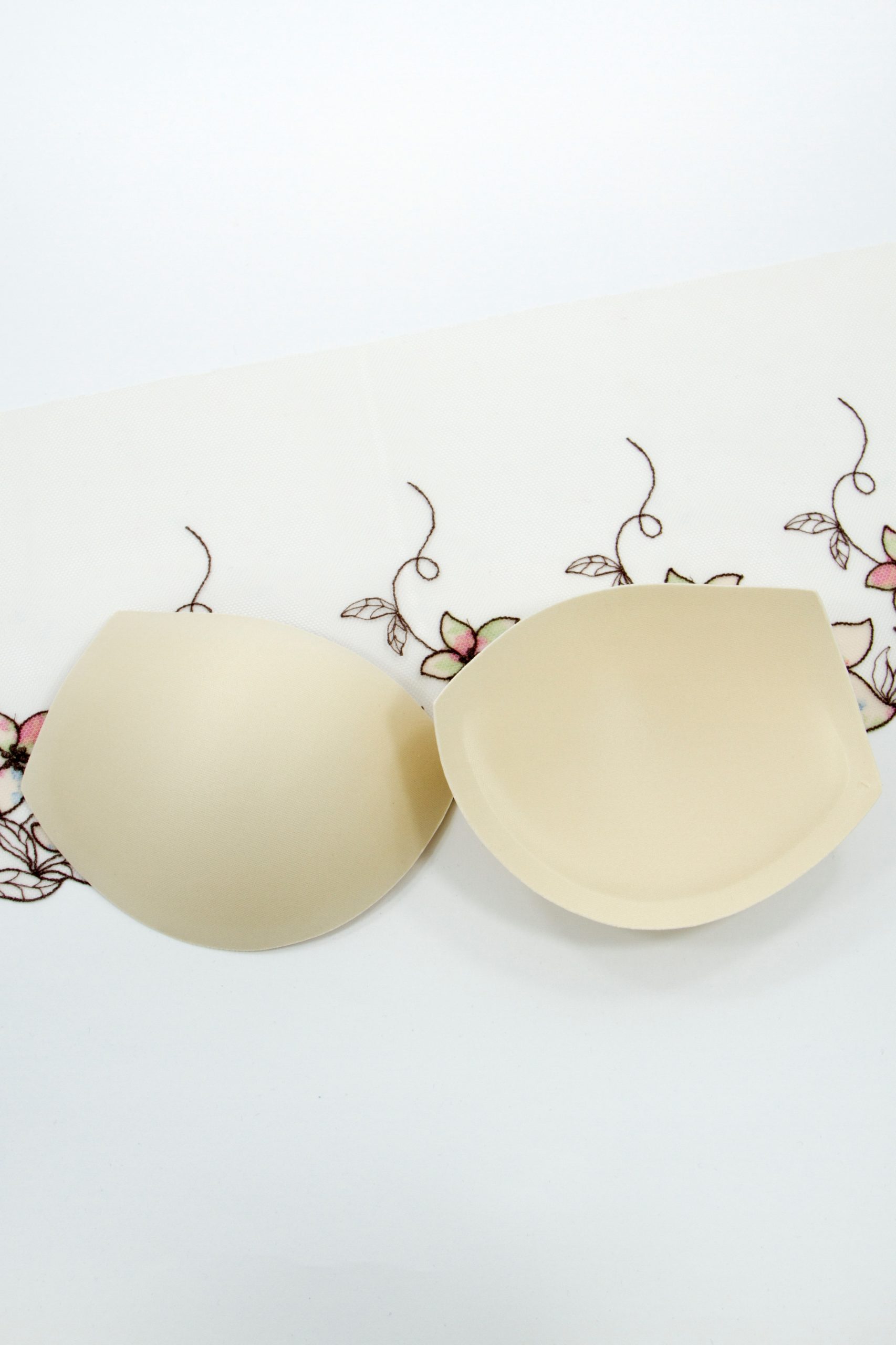 Чашки поролоновые бежевые с пушап