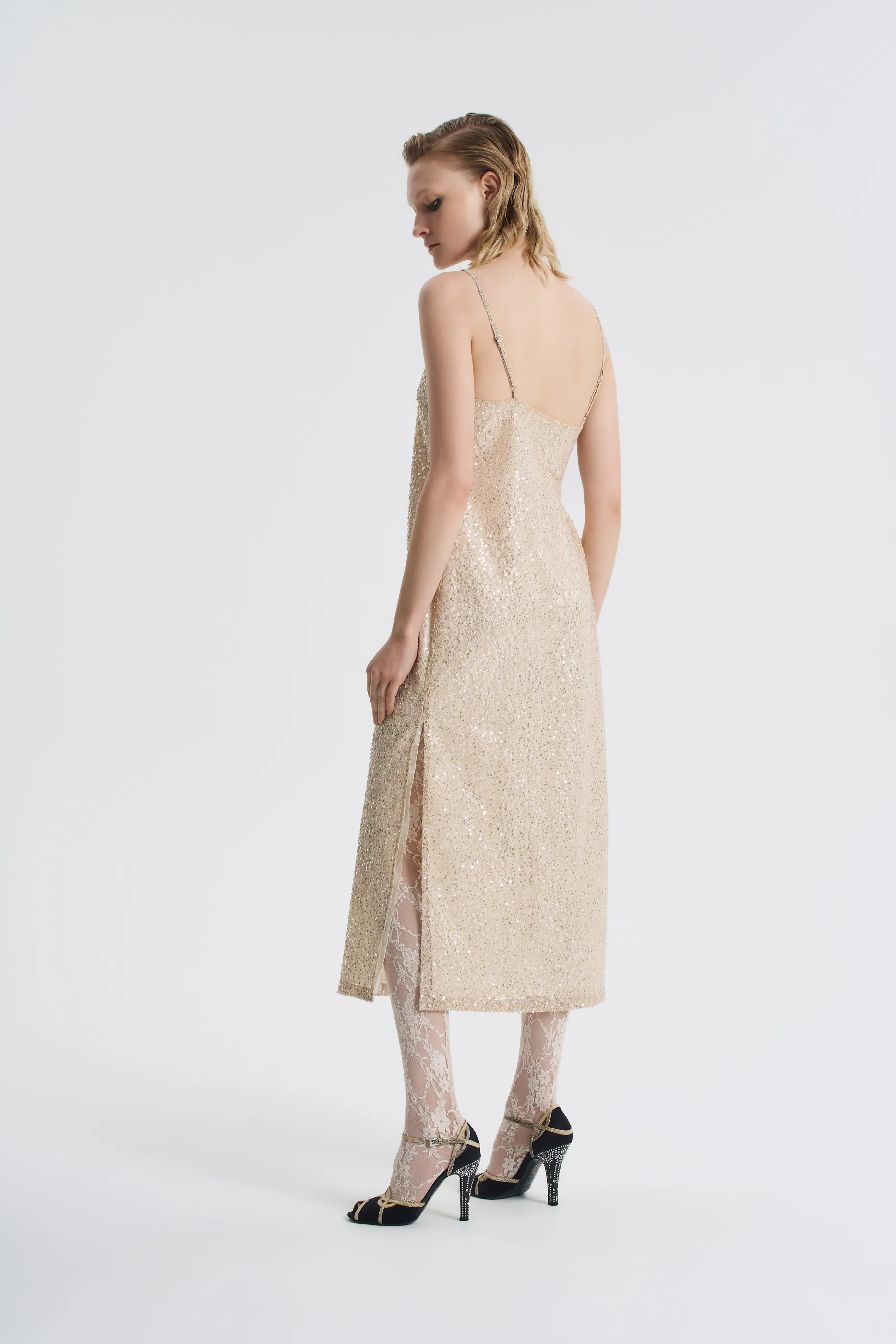 Платье-комбинация с вышивкой