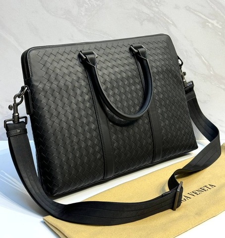 Кожаный портфель Bottega Veneta с плечевым ремнем