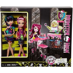 Крипатерия с Клео де Нил и Хаулин Вульф