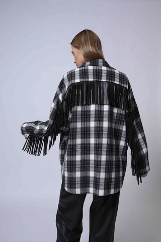 РУБАШКА С БАХРОМОЙ