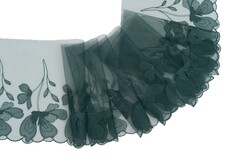 Вышивка на сетке зеленая (правая) 17 см