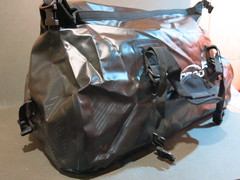 Водонепроницаемая сумка Loboo 90 л черная