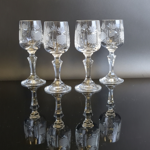 Рюмки набор из 4х штук хрустальные на изящной высокой ножке, алмазная грань, геометрический орнамент, матовый хрусталь, 12.5 см, винтаж СССР 1970-1990 гг