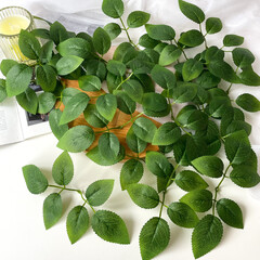 Листья розы искусственные, 6 листочков на ветке, ветка 24 см, листья 6-7 см, набор 20 веток