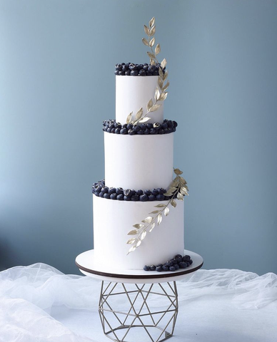 Свадебный торт с ягодами 