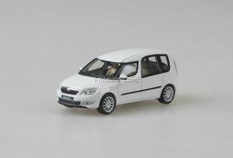 Skoda Roomster II facelift 2013 white Candy Uni Abrex 1:43