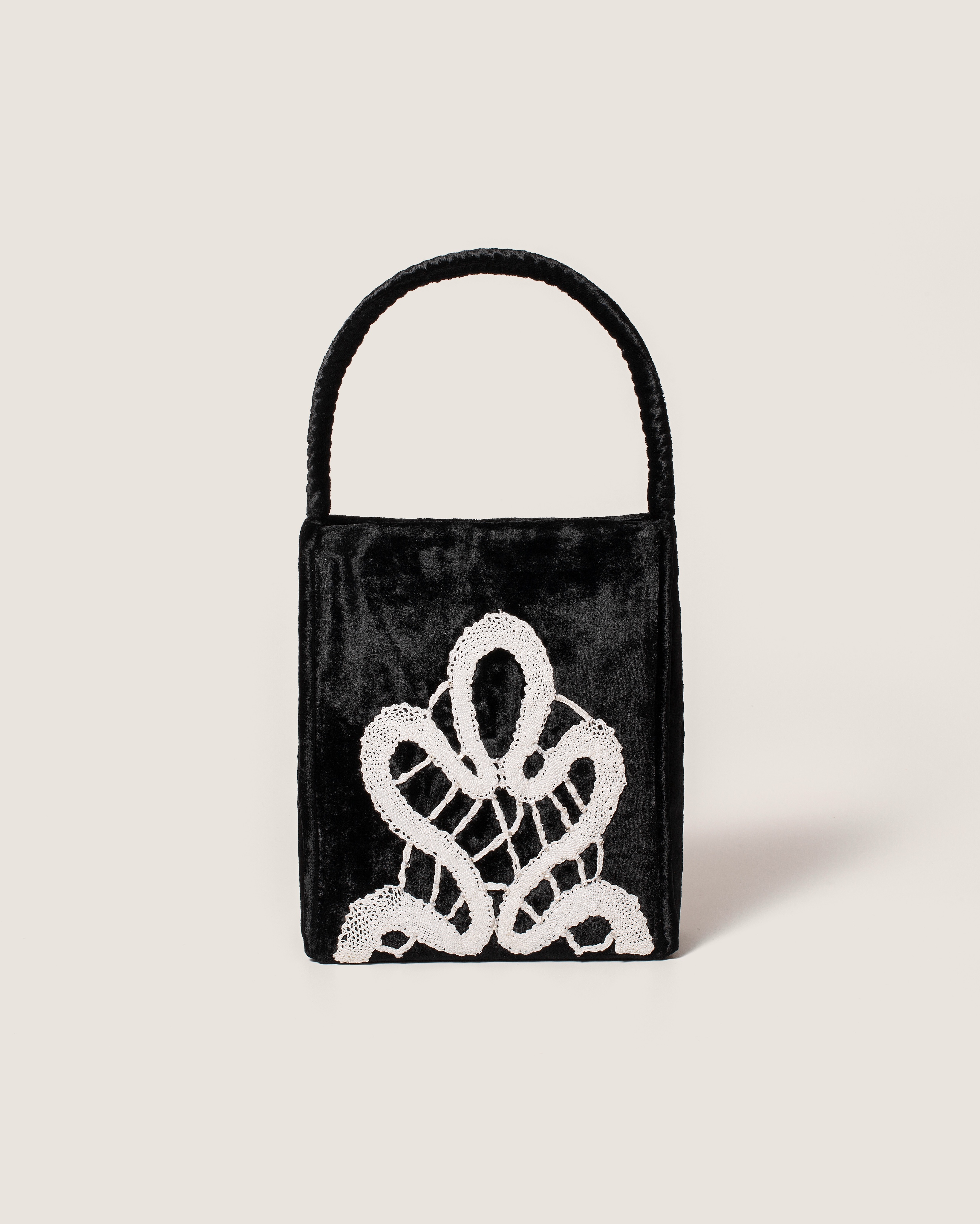 Сумочка из шёлкового бархата с винтажным кружевом