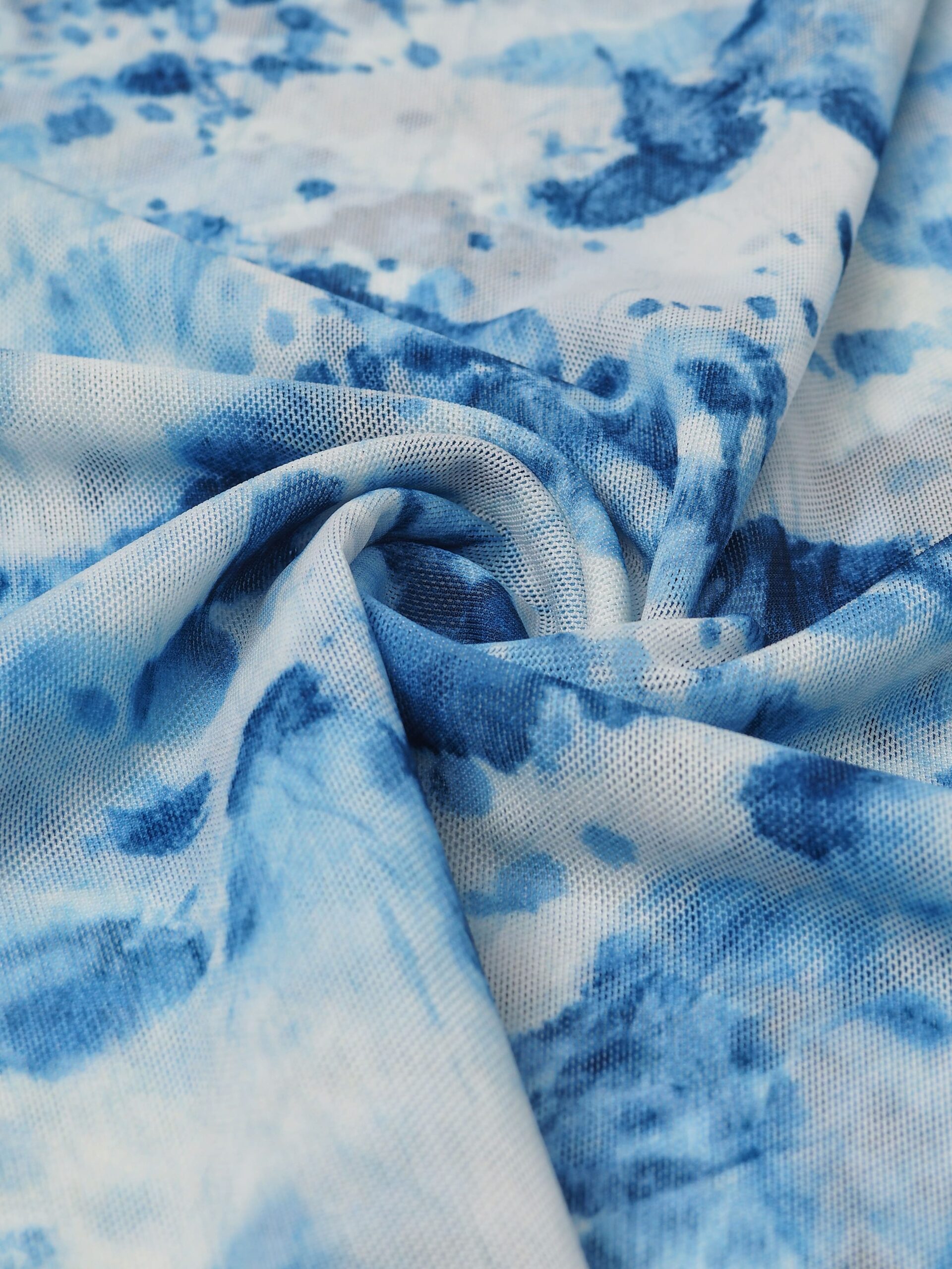 Сетка эластичная принт тай-дай молочная с голубым метражом (Турция)