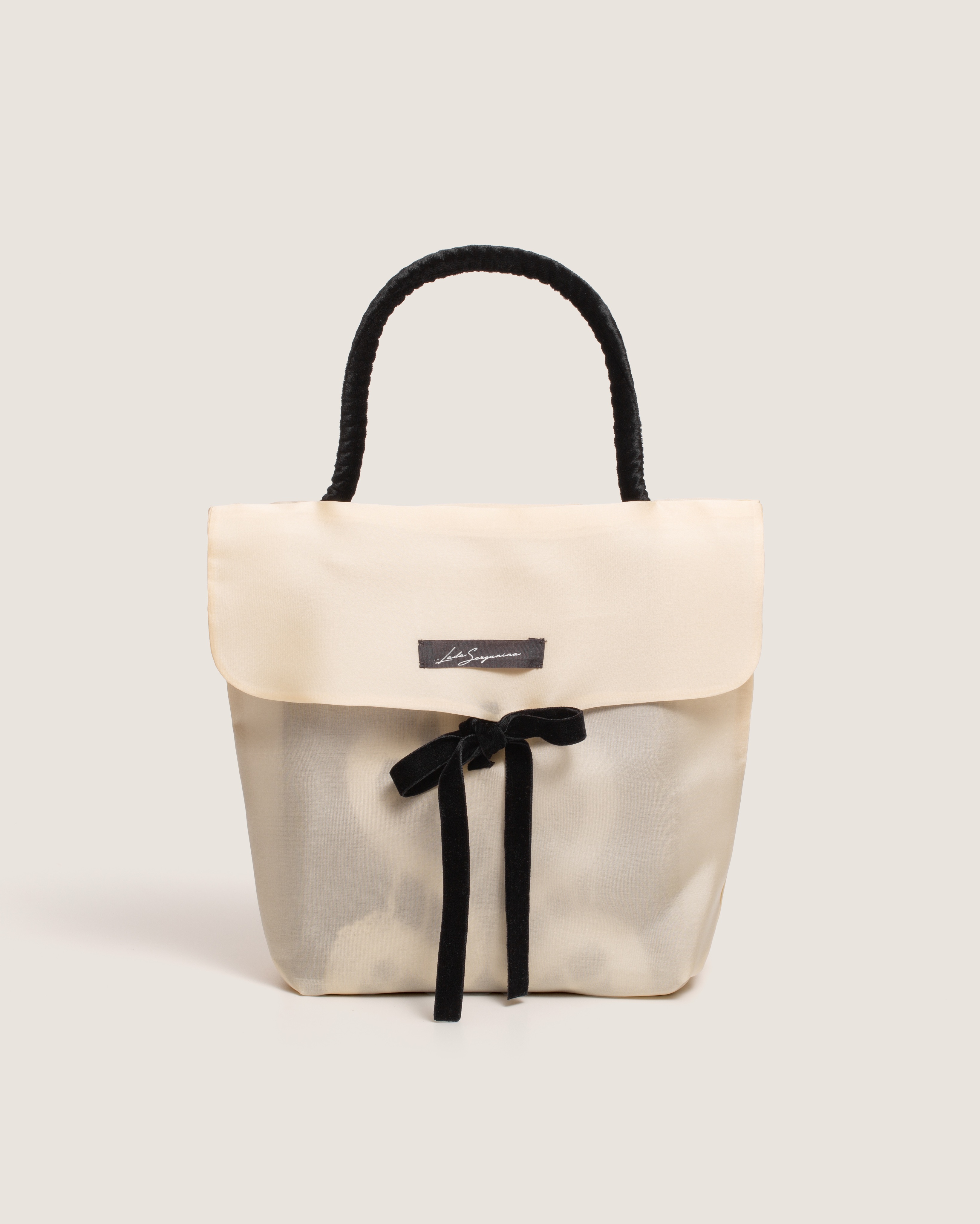 Сумочка из шёлкового бархата с винтажным кружевом