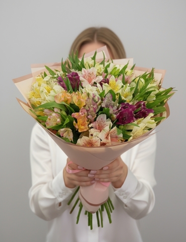 Букет из 25 альстромерий микс