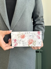 Конверт для денег  Универсальный светлый фон цветы