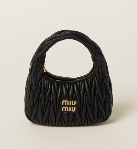 Сумка-хобо Miu Miu Wander matelassé nappa, черная